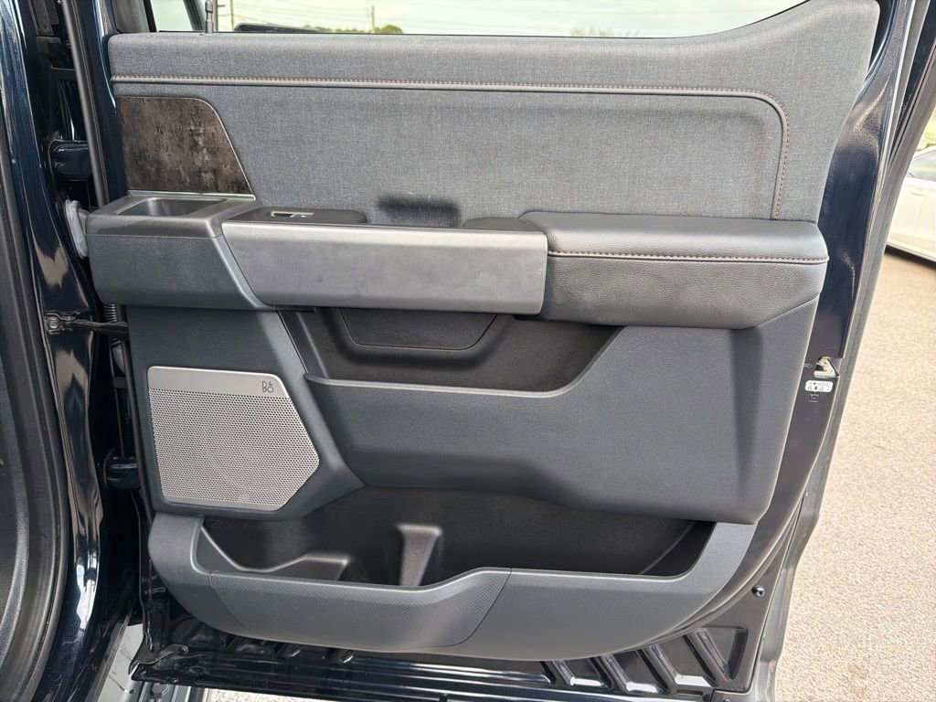 Used 2022 Ford F150 Lightning Lariat image 28