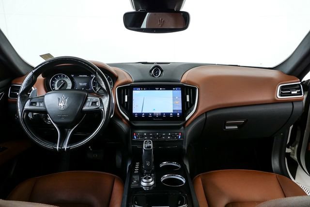 Used 2021 Maserati Ghibli S image 16