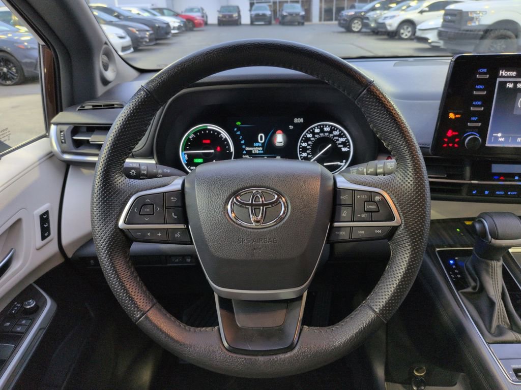 Certified 2024 Toyota Sienna Limited FWD image 14