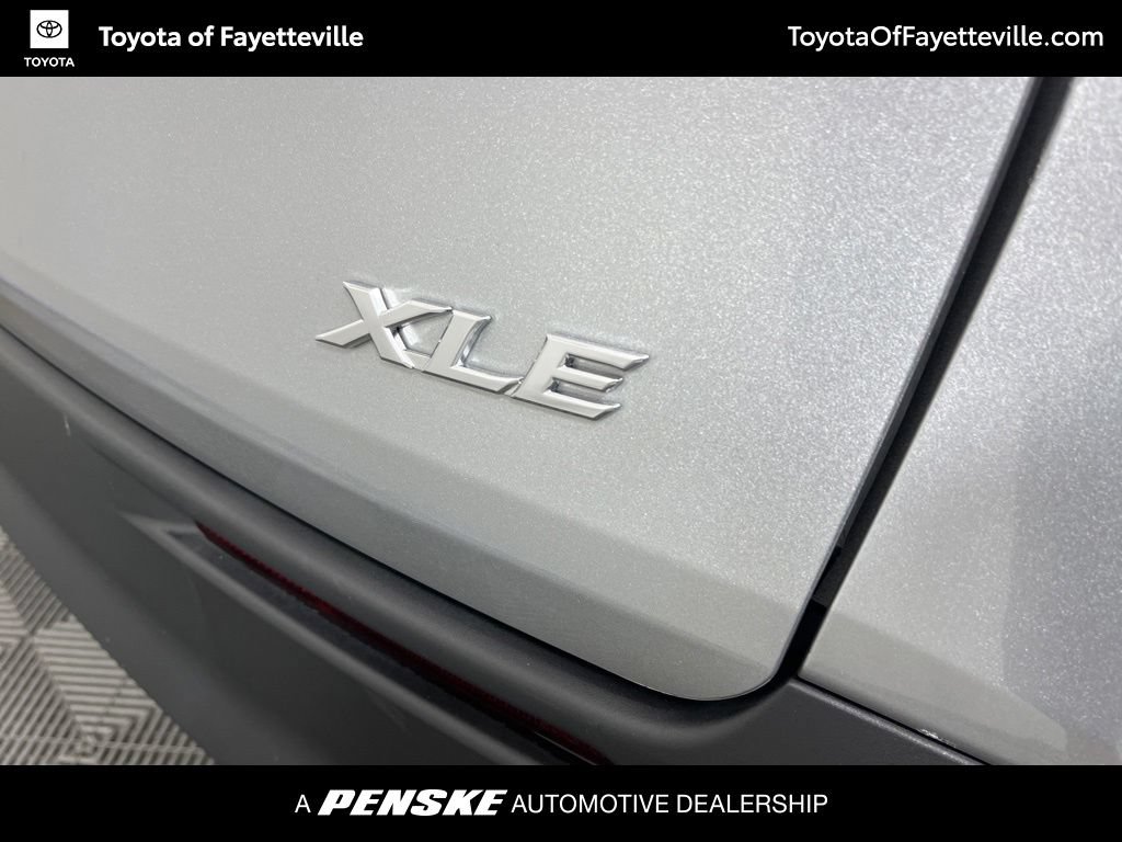 Certified 2025 Toyota Sienna XLE FWD image 4