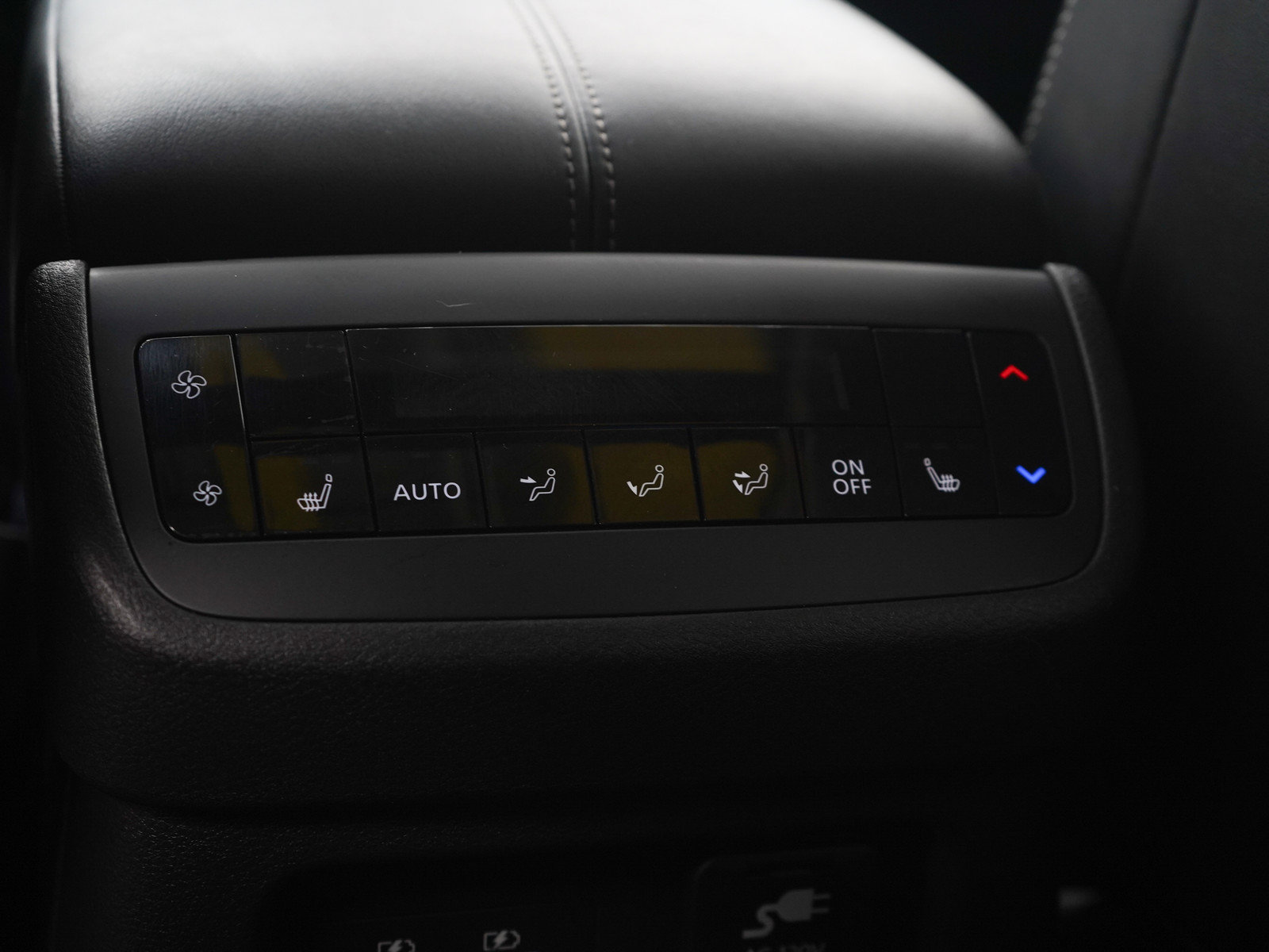 Used 2024 Nissan Pathfinder Platinum AWD/4WD image 18