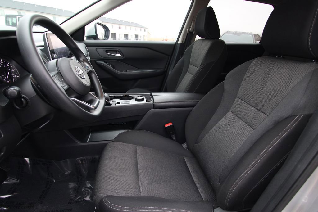 Used 2024 Nissan Rogue SV image 6