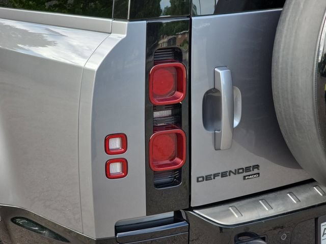 Certified 2023 Land Rover Defender 130 X-Dynamic SE AWD/4WD image 36