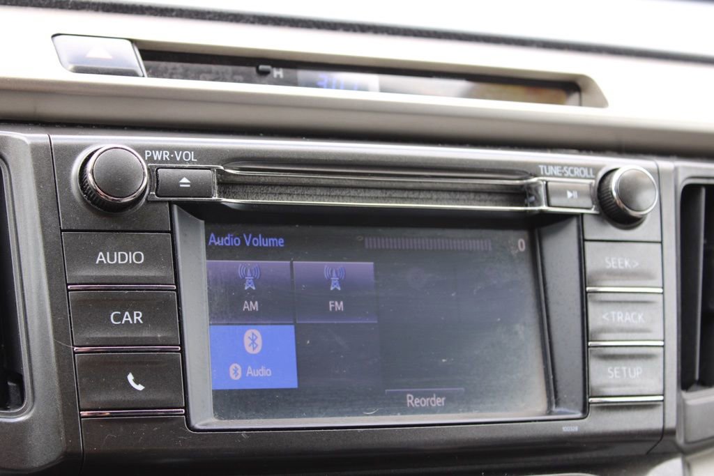 Used 2015 Toyota RAV4 LE image 29