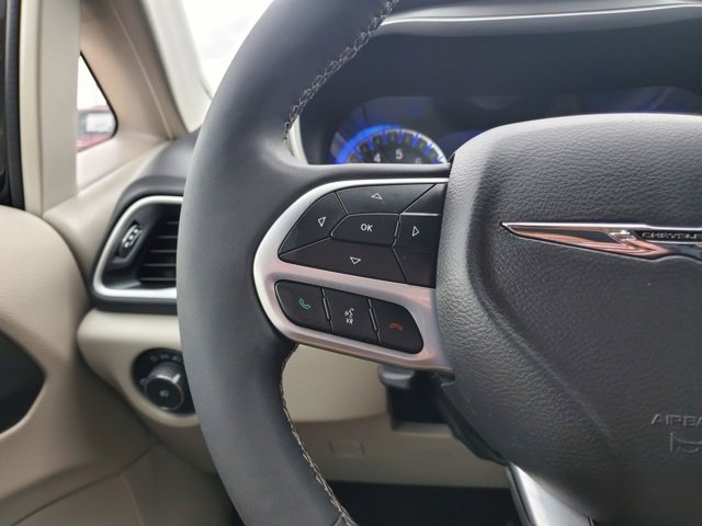 Certified 2024 Chrysler Pacifica Touring-L image 12