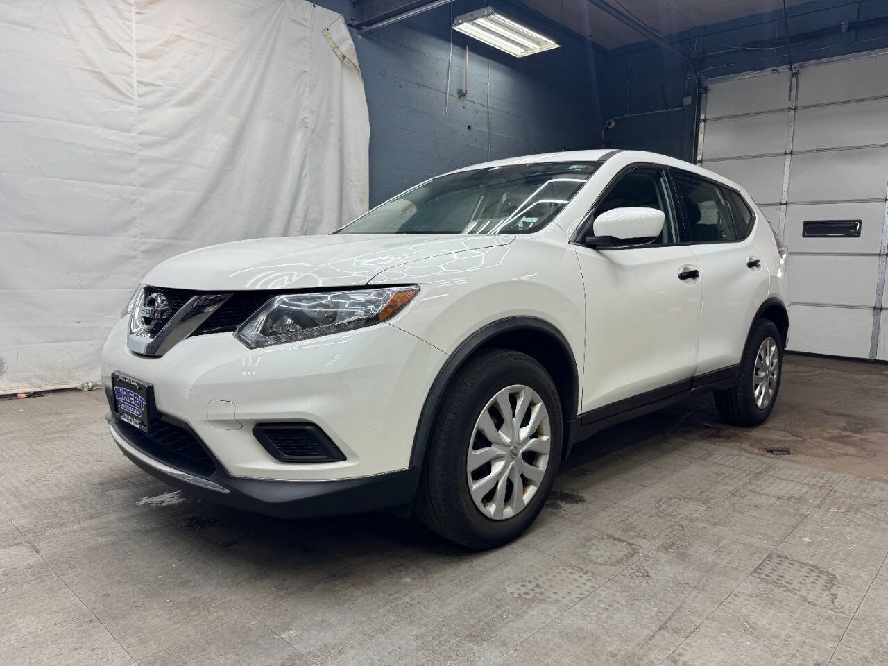 Used 2016 Nissan Rogue S FWD image 3