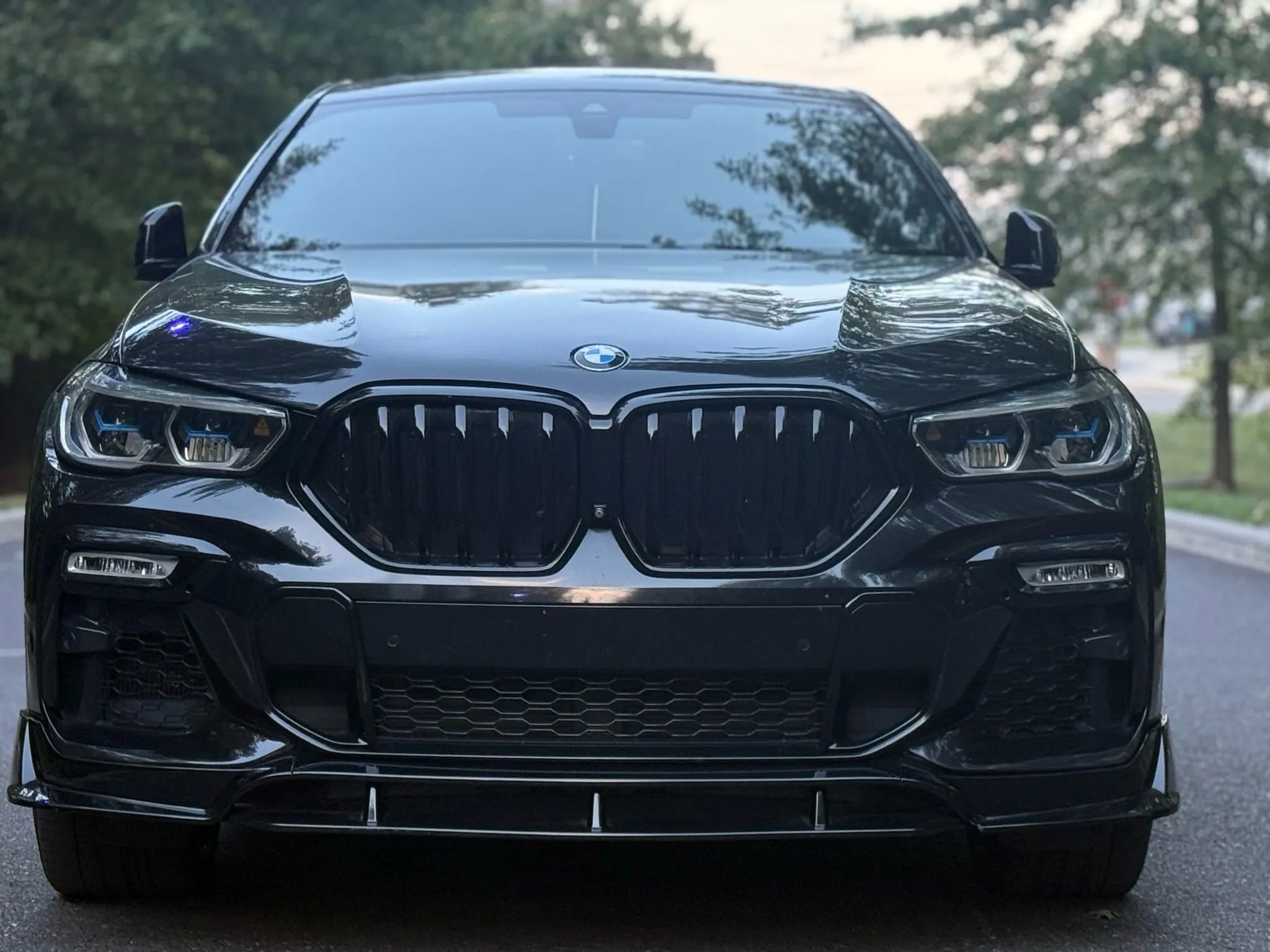 Used 2021 BMW X6 xDrive40i w/ Executive Package AWD/4WD image 3