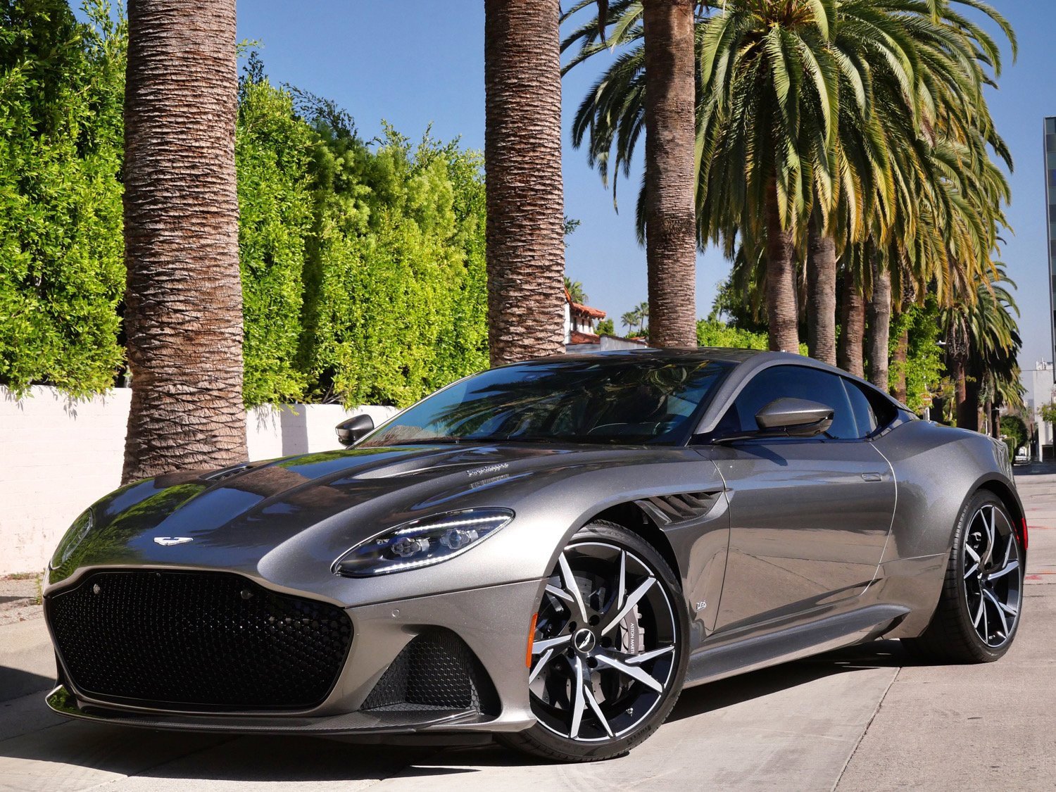 Used 2019 Aston Martin DBS Superleggera image 18