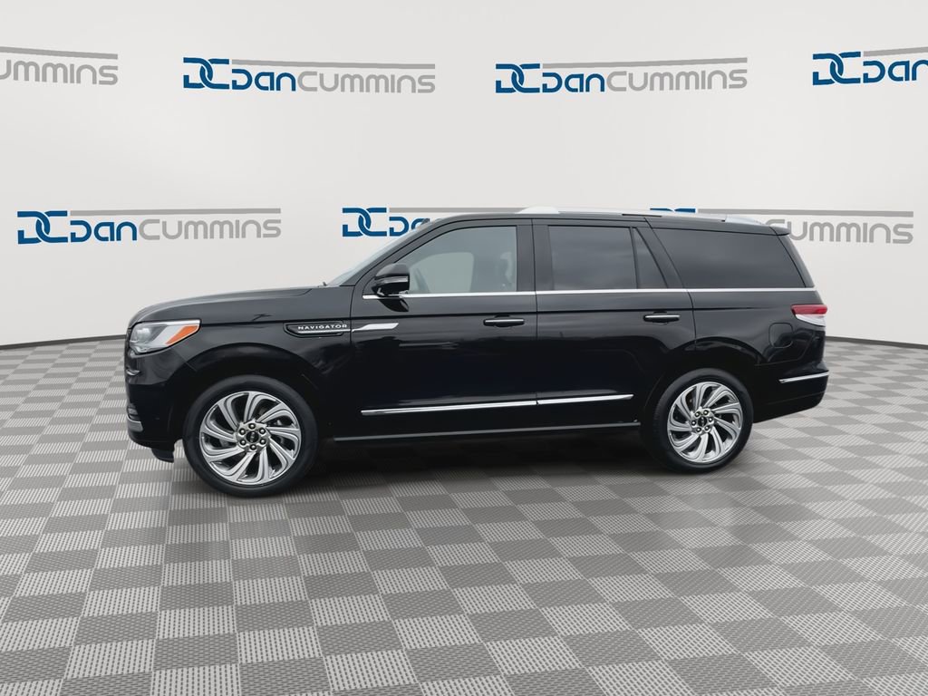 Used 2024 Lincoln Navigator Reserve AWD/4WD image 5