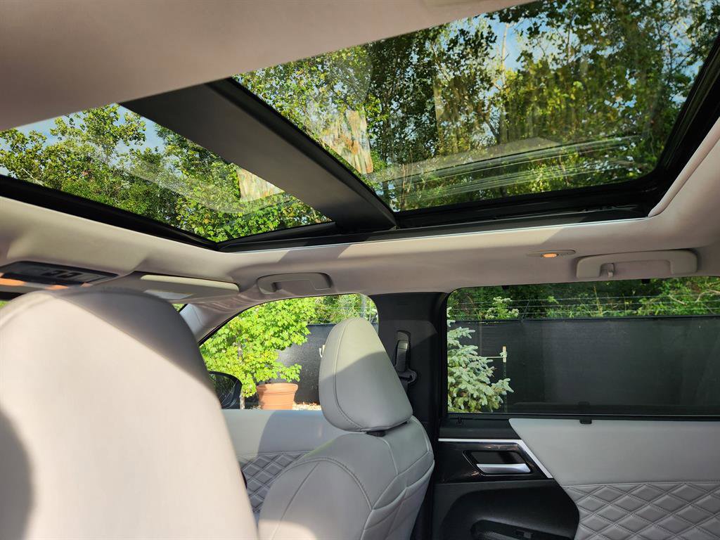 Used 2024 Mitsubishi Outlander SEL AWD/4WD image 30