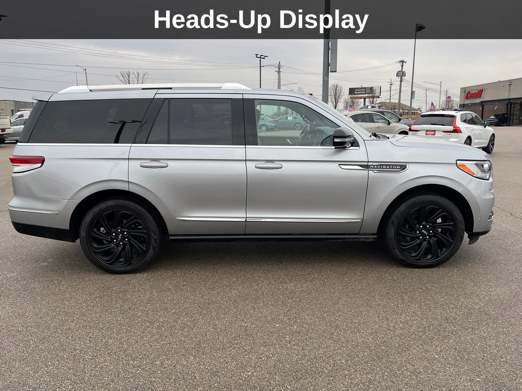Used 2022 Lincoln Navigator Reserve image 8
