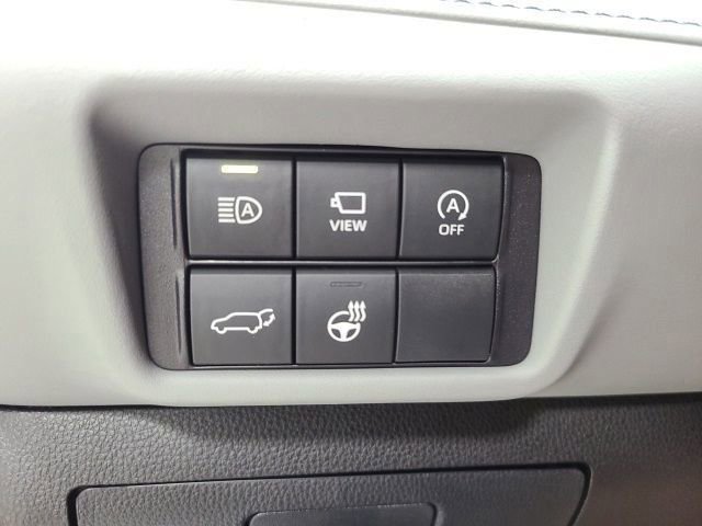 Certified 2024 Toyota Highlander Platinum FWD image 35
