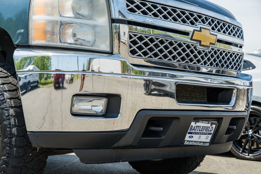 Used 2012 Chevrolet Silverado 2500 LT w/ Interior Plus Package AWD/4WD image 13