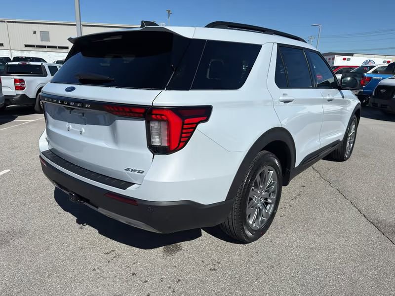 New 2026 Ford Explorer Active image 4