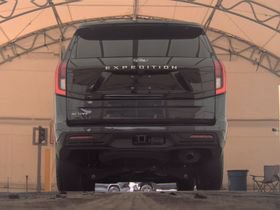 Used 2025 Ford Expedition Active AWD/4WD image 7