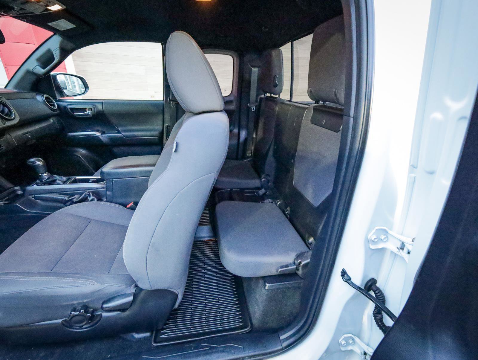 Used 2018 Toyota Tacoma TRD Off-Road w/ Technology Package image 29