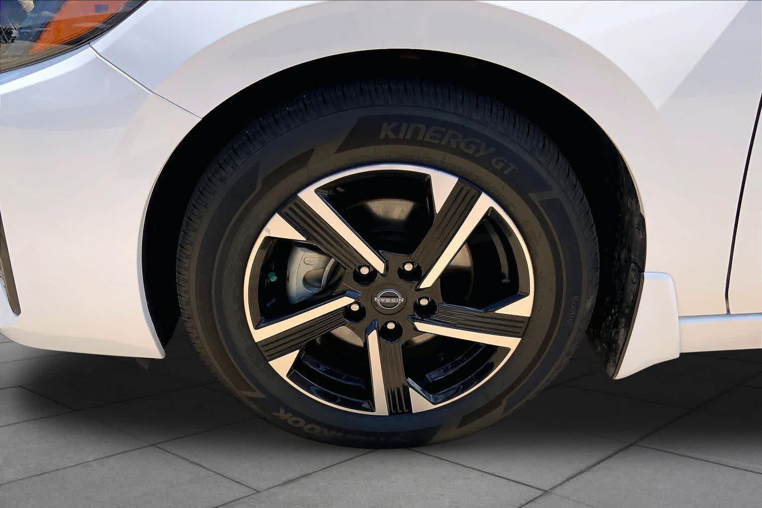 Used 2024 Nissan Sentra SV FWD image 10