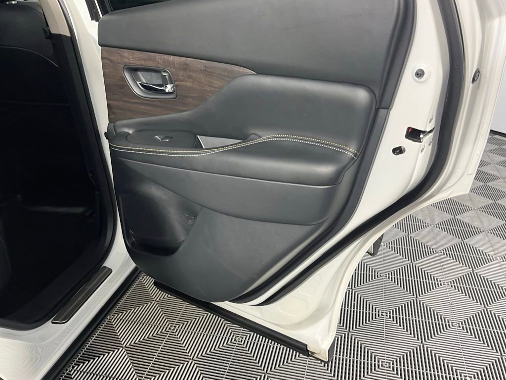 Used 2024 Nissan Murano Platinum w/ Cargo Package image 27