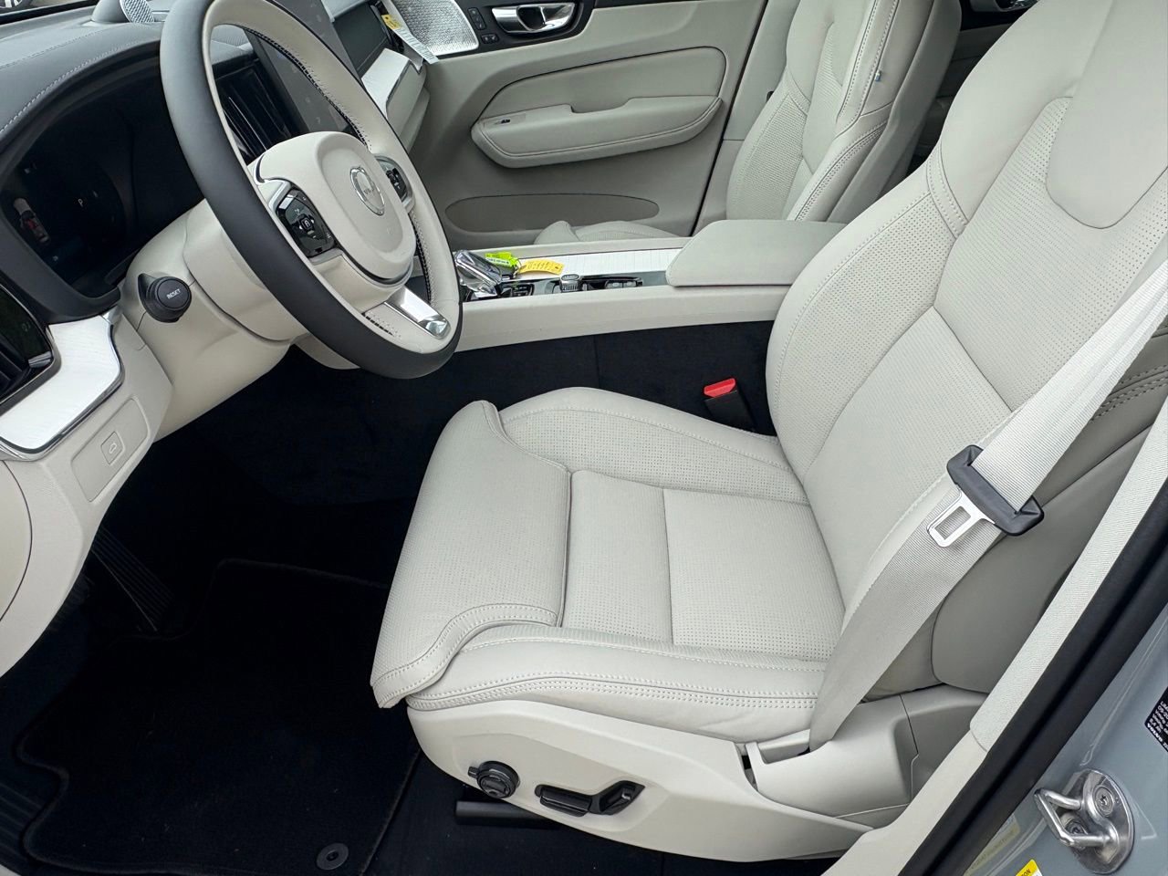 New 2026 Volvo XC60 B5 Ultra w/ Protection Package Premier image 20