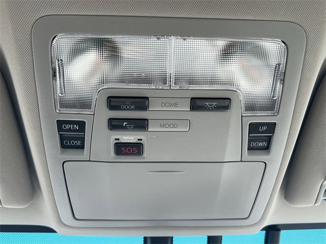 Used 2014 Toyota Avalon Limited image 25