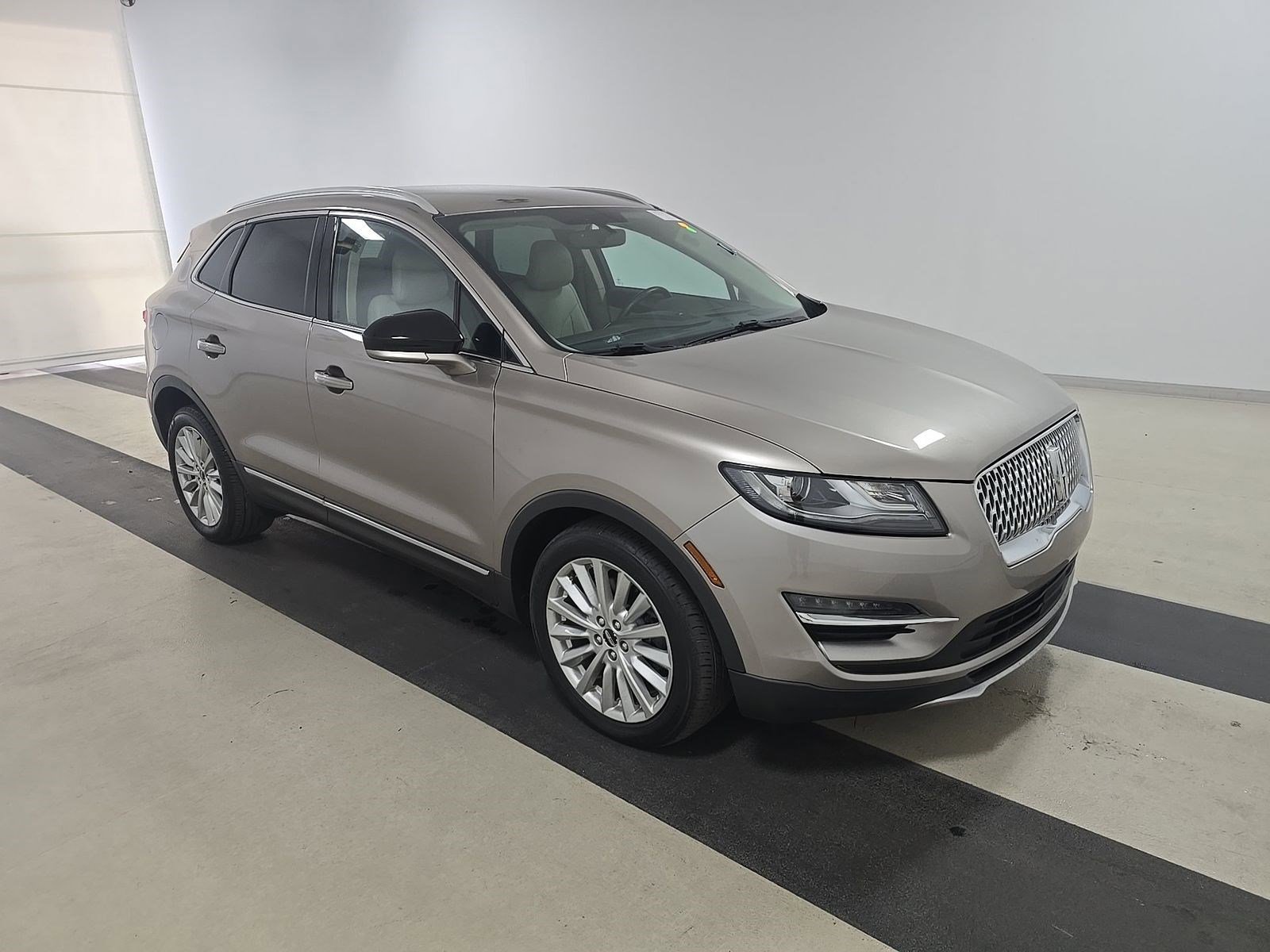 Used 2019 Lincoln MKC Premiere FWD image 4