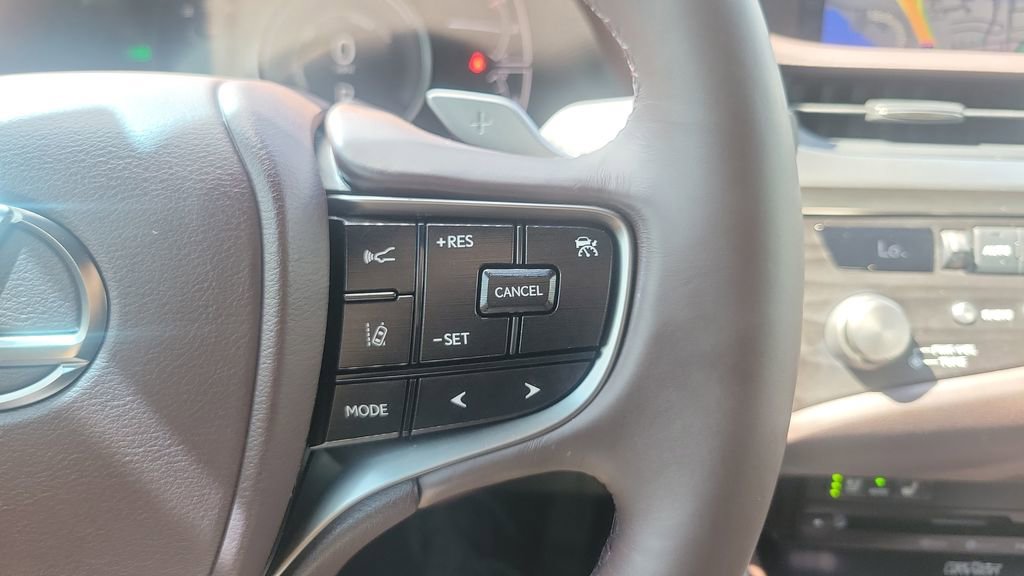 Used 2021 Lexus ES 300h w/ Premium Package FWD image 22