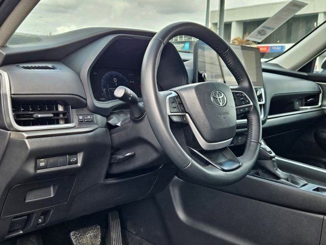 Used 2025 Toyota Grand Highlander AWD image 14