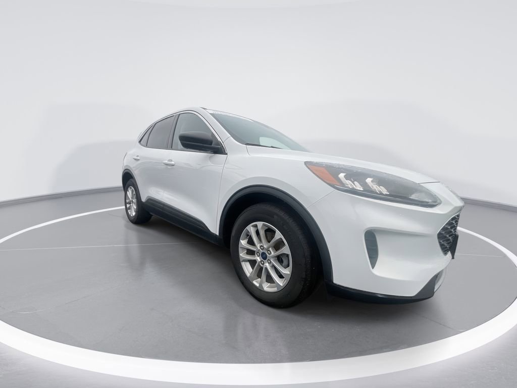 Used 2022 Ford Escape SE image 2
