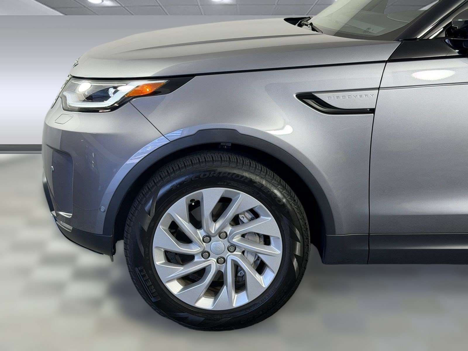 Used 2026 Land Rover Discovery S AWD/4WD image 8