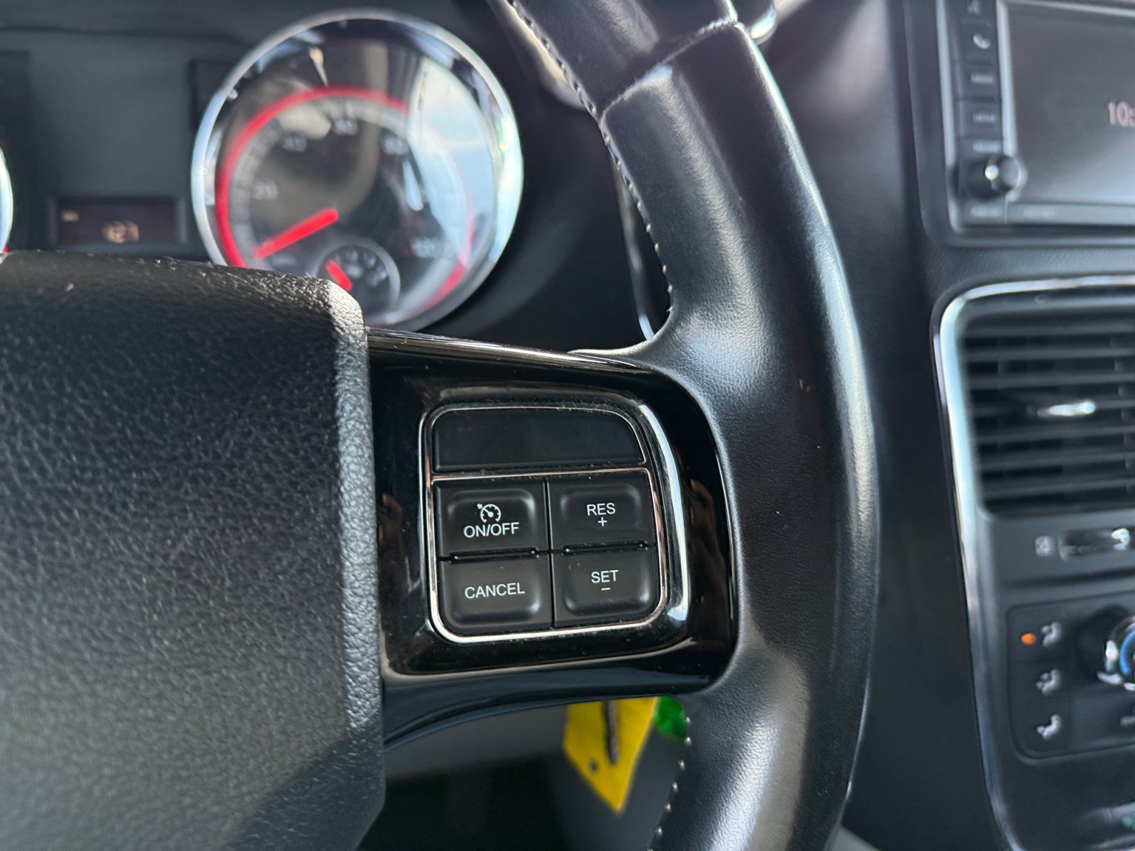 Used 2019 Dodge Grand Caravan SXT FWD image 17