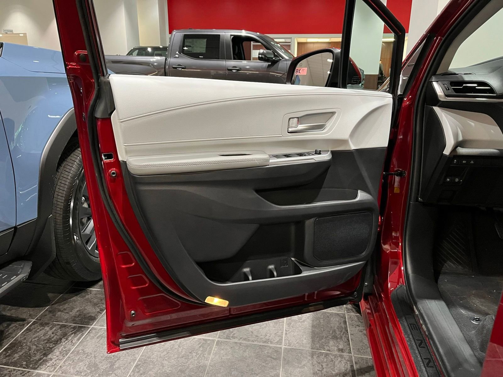 New 2026 Toyota Sienna XLE FWD image 12