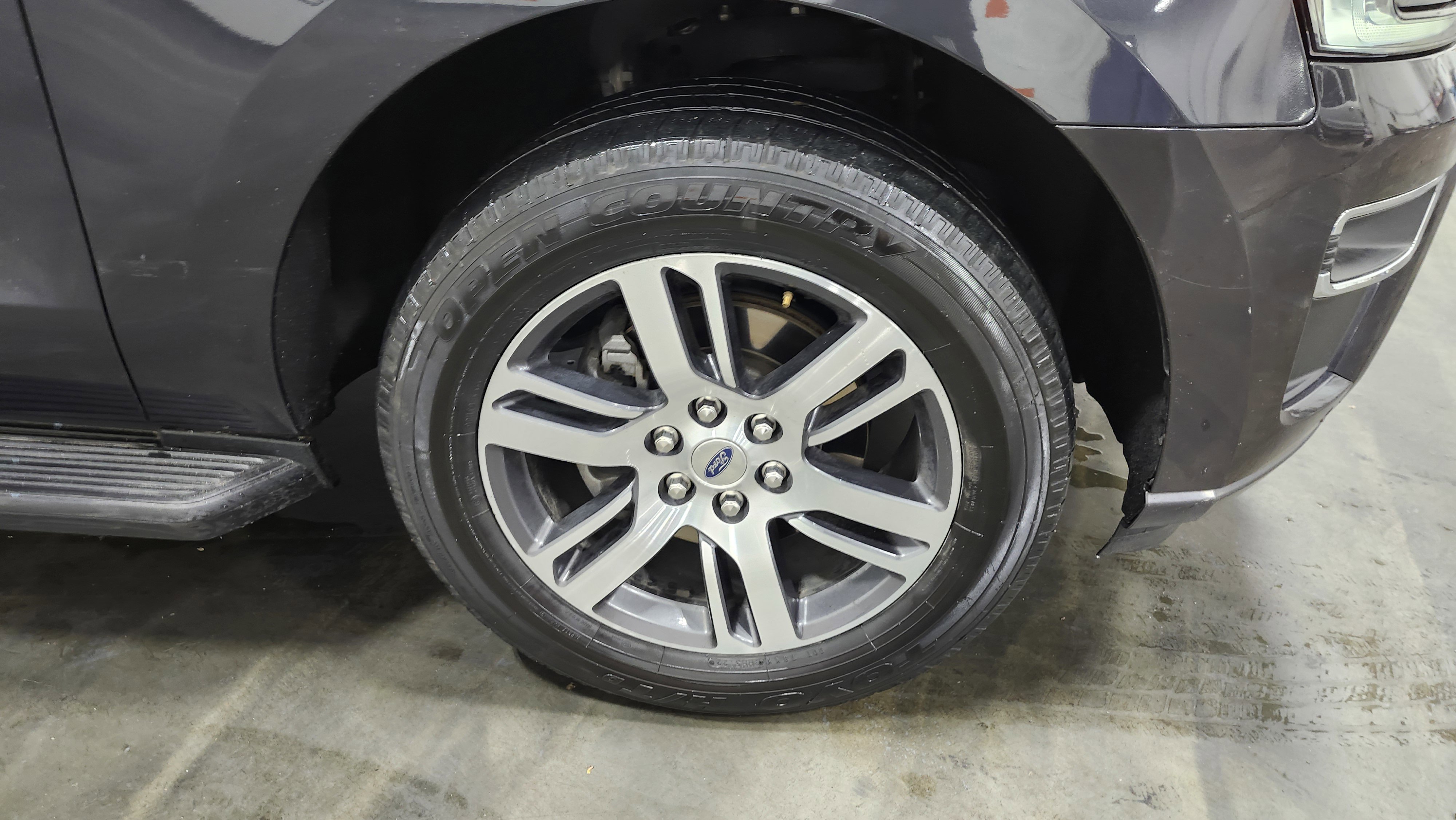 Used 2024 Ford Expedition Limited image 13