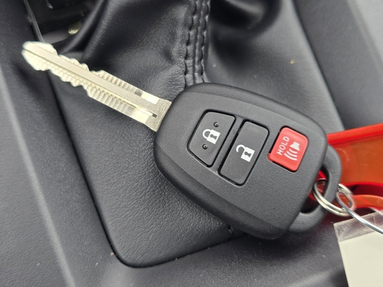 New 2026 Toyota Corolla Cross L image 32