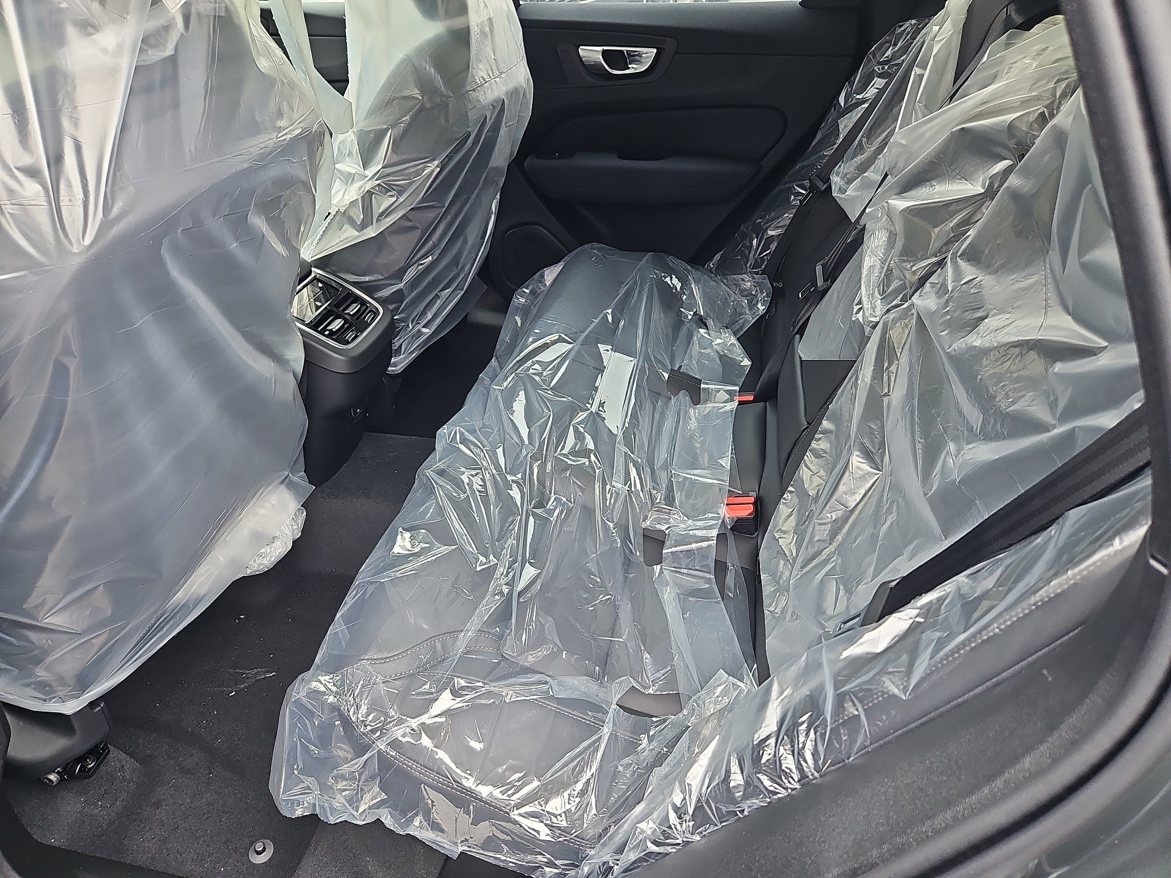 New 2026 Volvo XC60 B5 Ultra w/ Protection Package Premier image 22