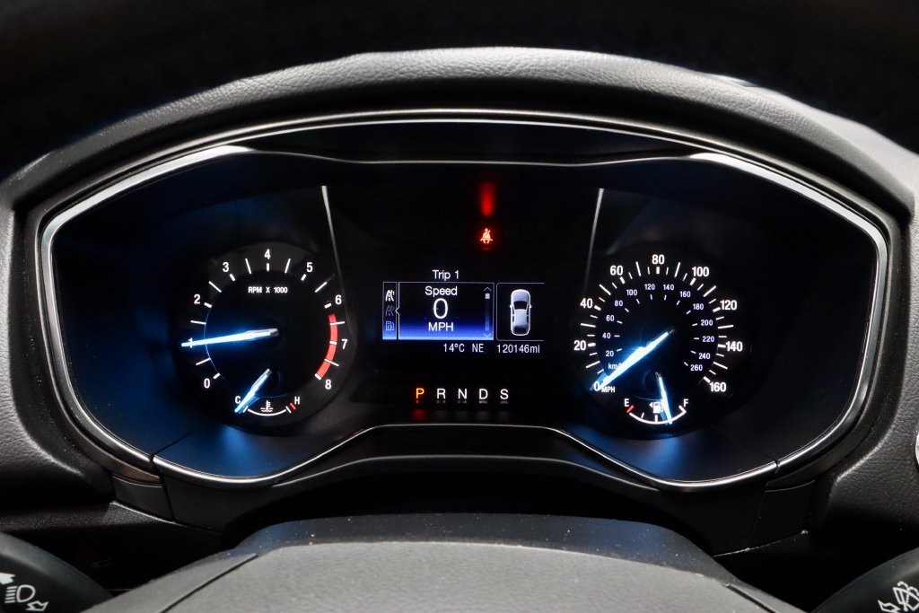 Used 2018 Ford Fusion SE FWD image 28