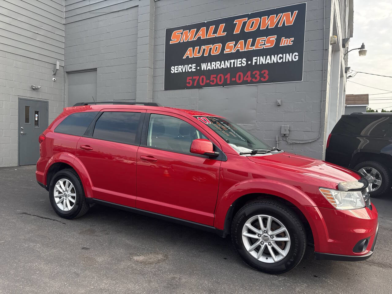 Used 2017 Dodge Journey SXT w/ Comfort/Convenience Group image 1