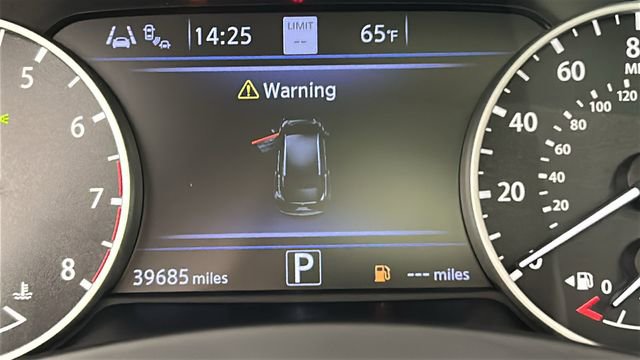 Used 2024 Nissan Murano SV AWD/4WD image 19