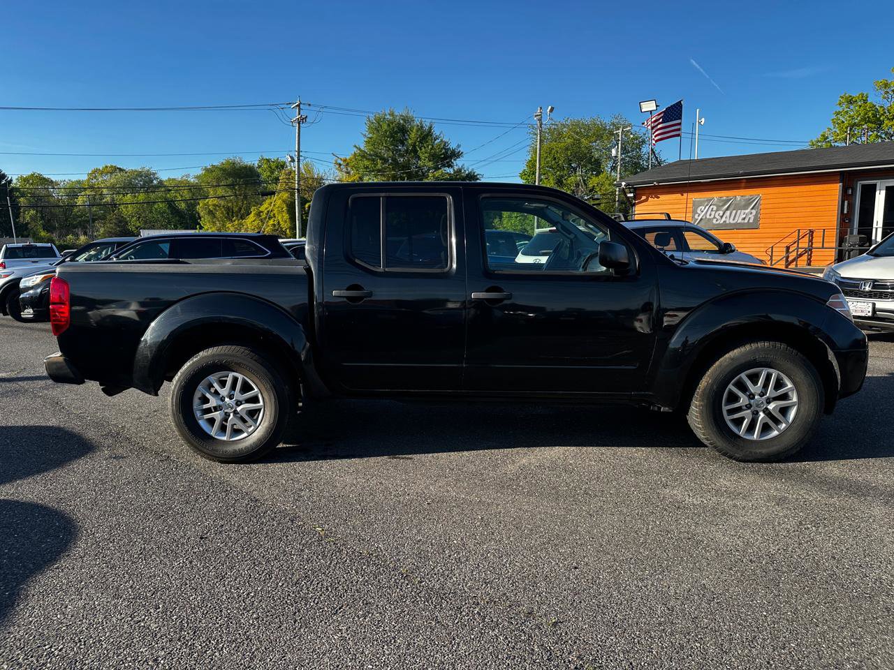 Used 2016 Nissan Frontier SV AWD/4WD image 4