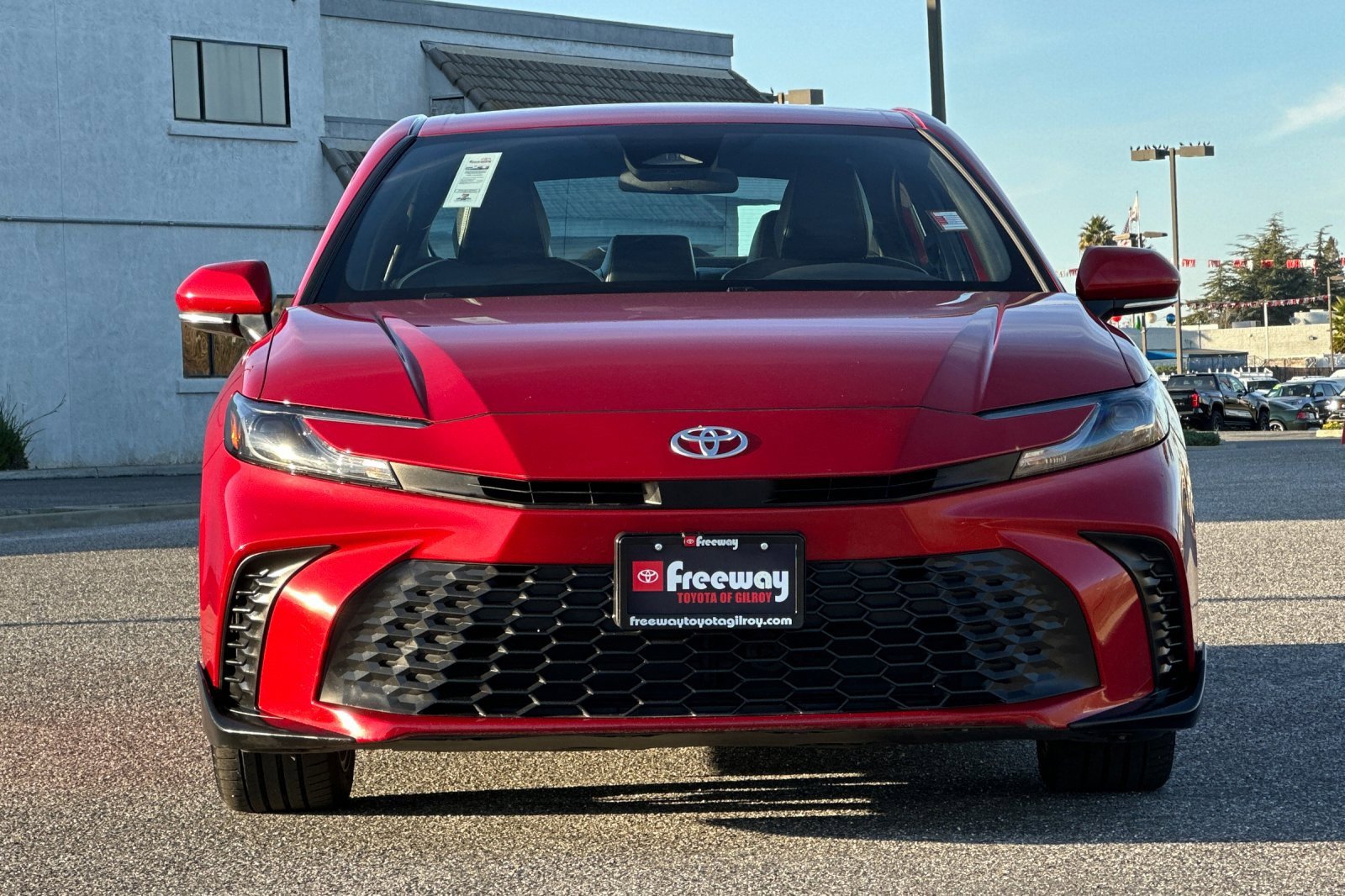 Used 2025 Toyota Camry SE image 10