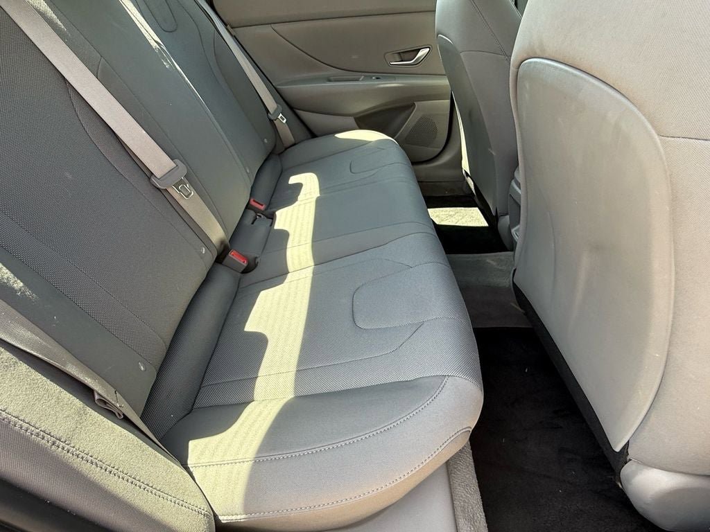 Used 2024 Hyundai Elantra SE FWD image 11