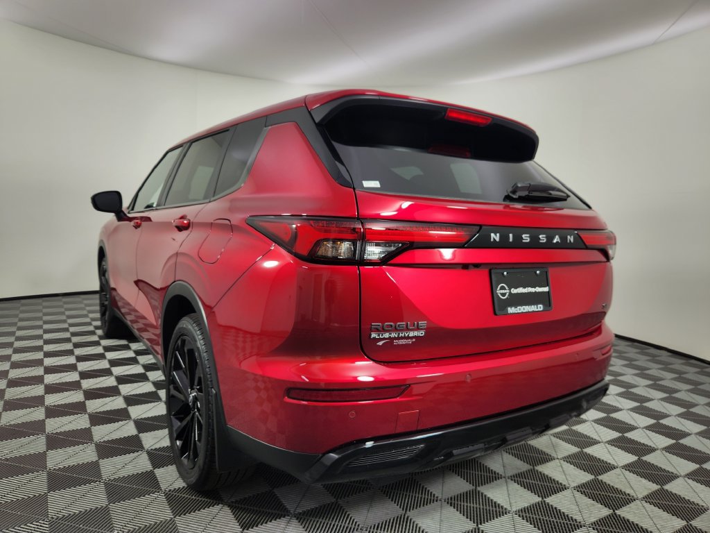 Used 2026 Nissan Rogue SL w/ Family Package AWD/4WD image 3