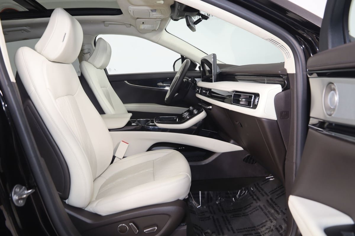 Used 2023 Lincoln Nautilus Black Label AWD/4WD image 15