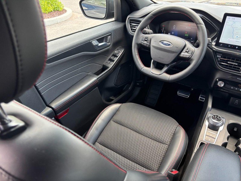 Used 2024 Ford Escape ST-Line w/ Tech Pack #1 AWD/4WD image 12
