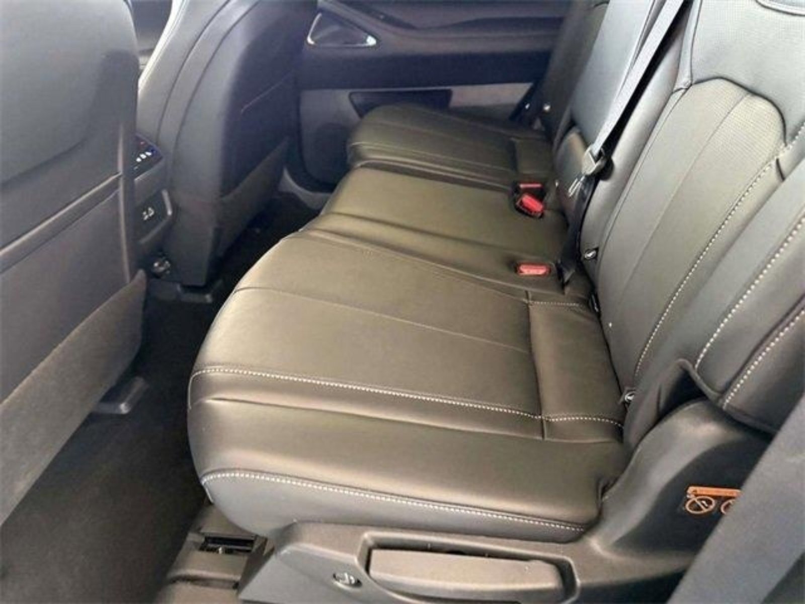 Used 2025 INFINITI QX60 Luxe image 37