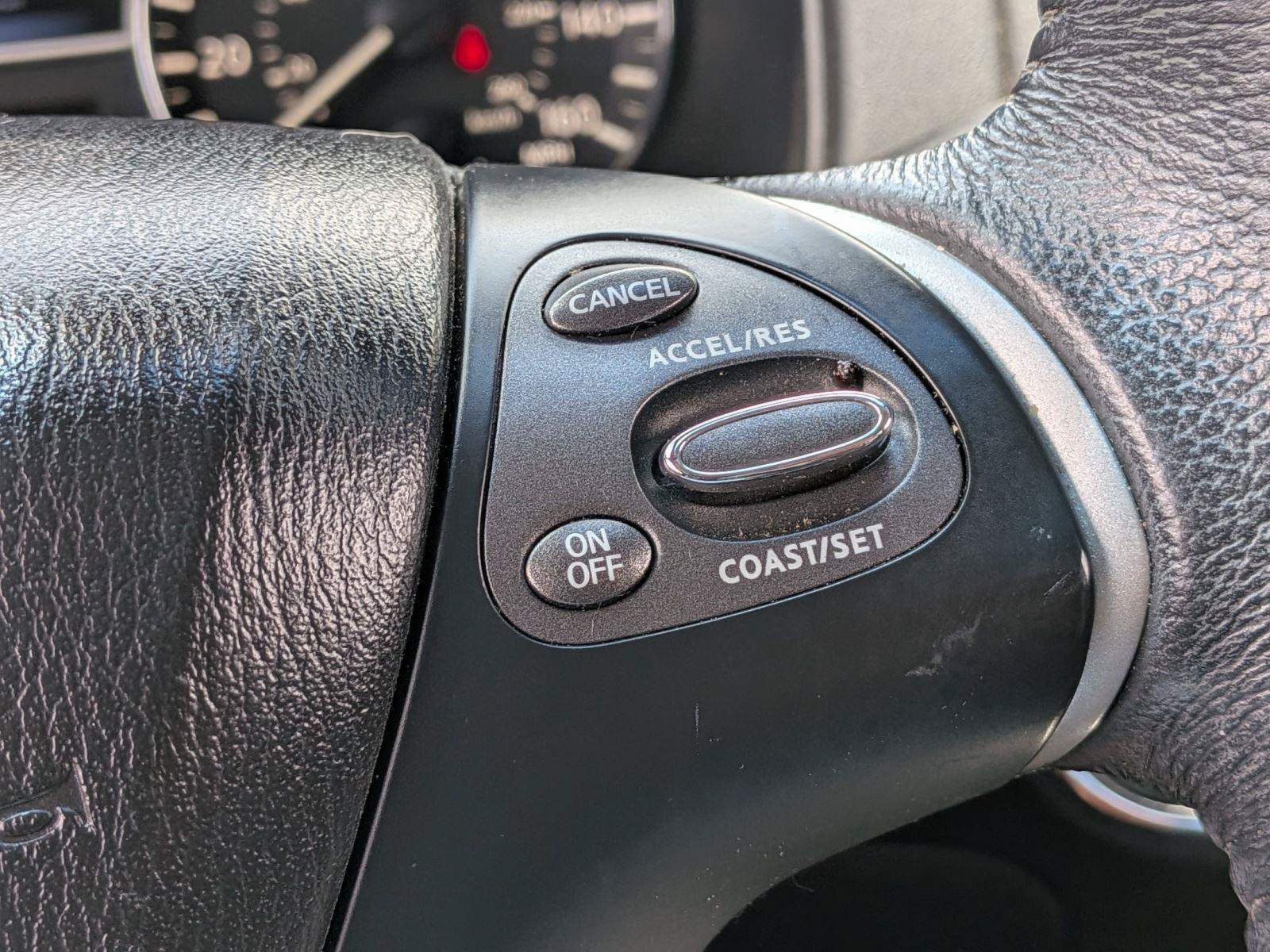 Used 2015 Nissan Pathfinder SL w/ SL Tech Package FWD image 34