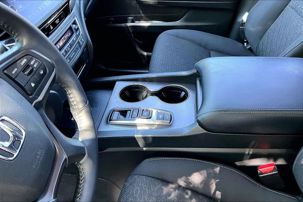 Used 2025 Honda Ridgeline Sport image 15