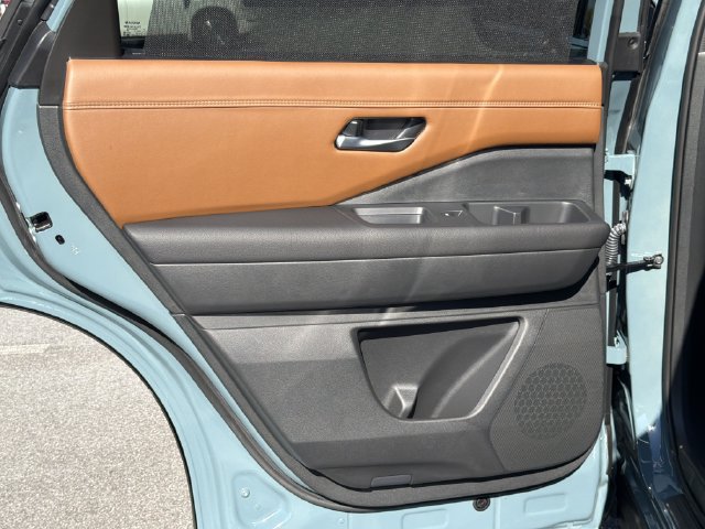 New 2026 Nissan Pathfinder Platinum AWD/4WD image 25