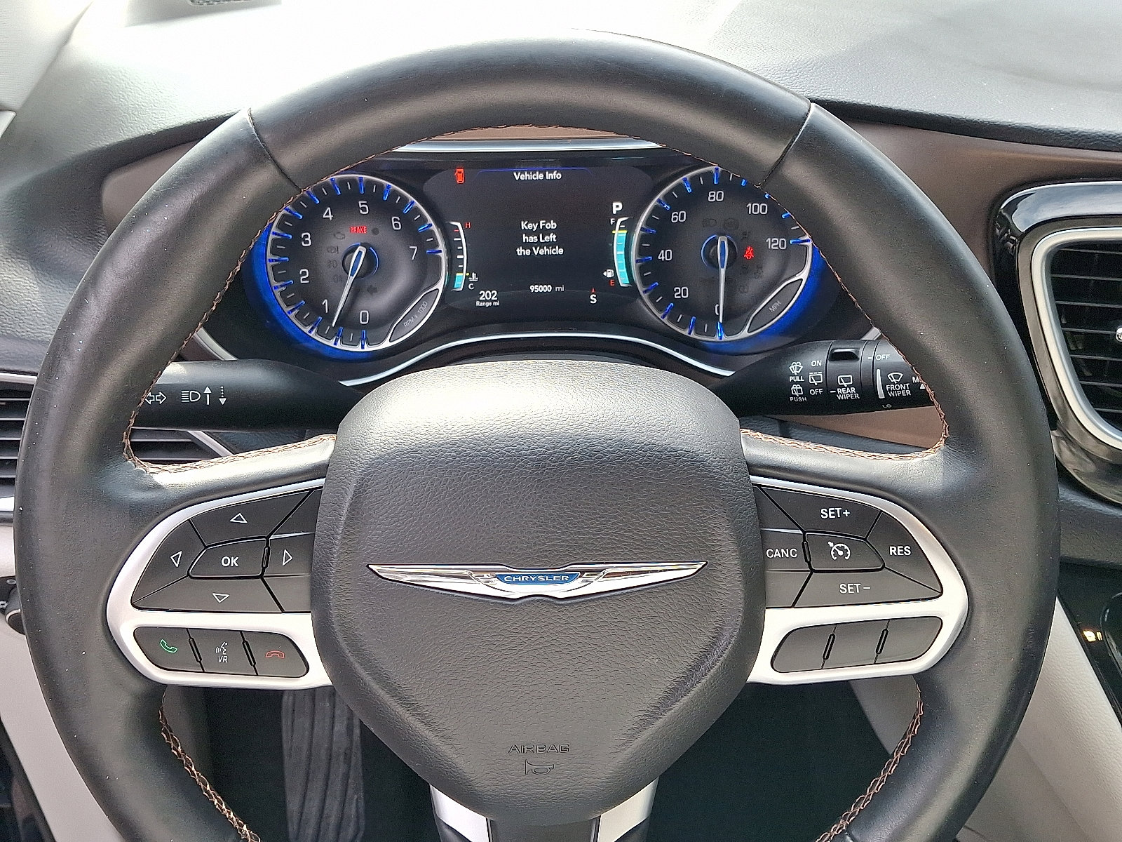 Used 2017 Chrysler Pacifica Touring-L Plus image 21