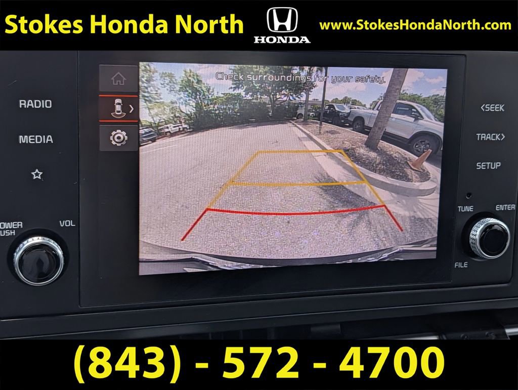 Used 2023 Kia Carnival LX FWD image 25