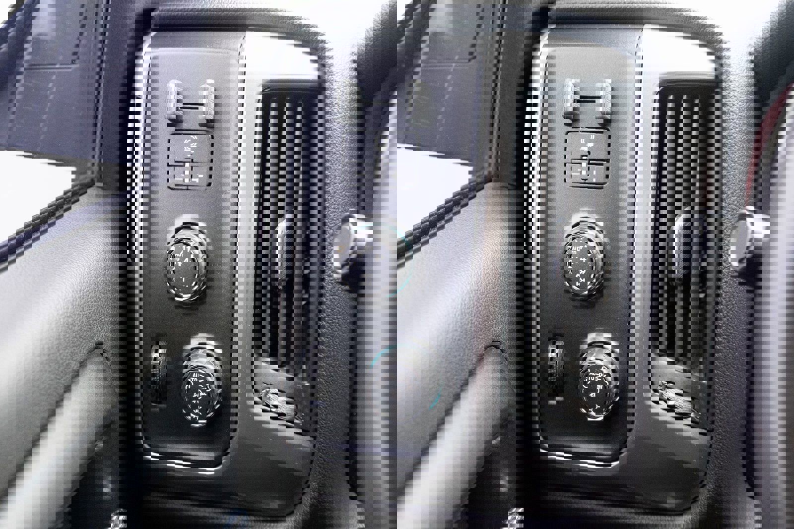 Used 2014 Chevrolet Silverado 1500 LT w/ LT Convenience Package image 11